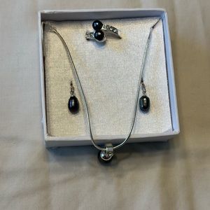 Sterling silver costume jewelry set. Silver and dark gray.